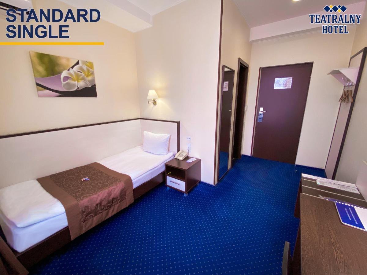 Zaporizhia Teatralny Hotel מראה חיצוני תמונה