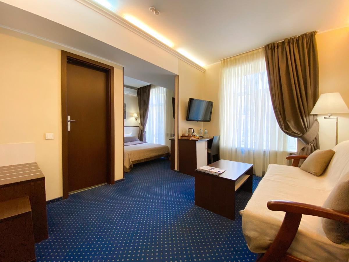 Zaporizhia Teatralny Hotel מראה חיצוני תמונה