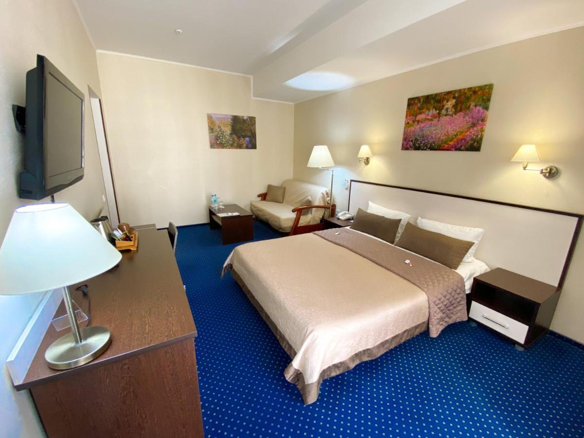 Zaporizhia Teatralny Hotel מראה חיצוני תמונה